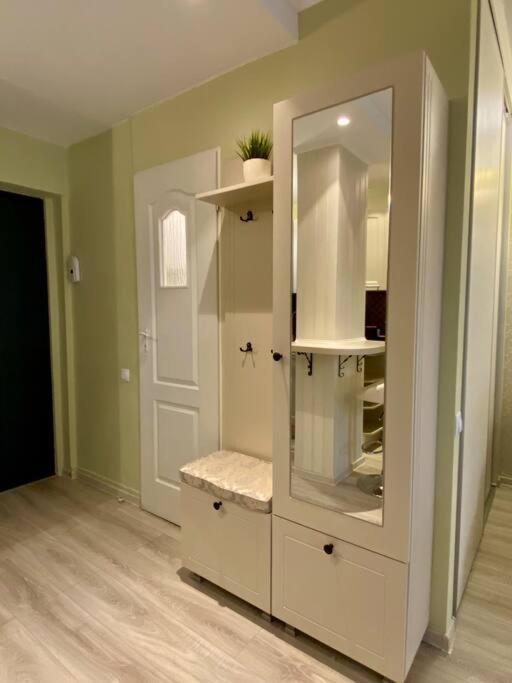 Downtown Studio - Ultra Central With Park View Bukares Bagian luar foto