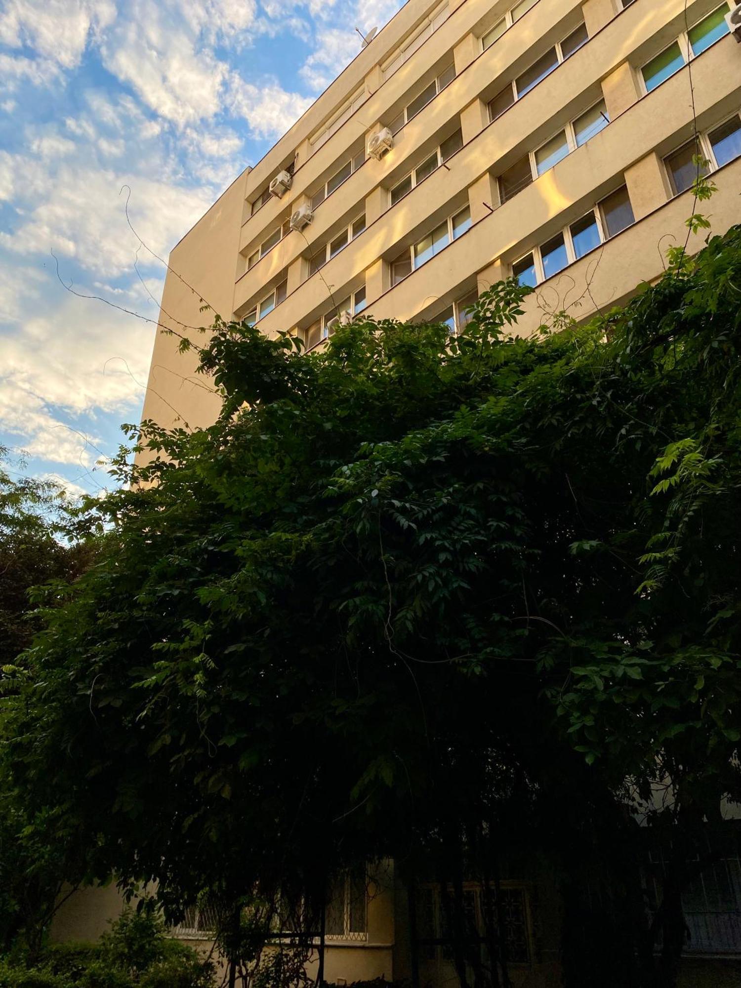 Downtown Studio - Ultra Central With Park View Bukares Bagian luar foto